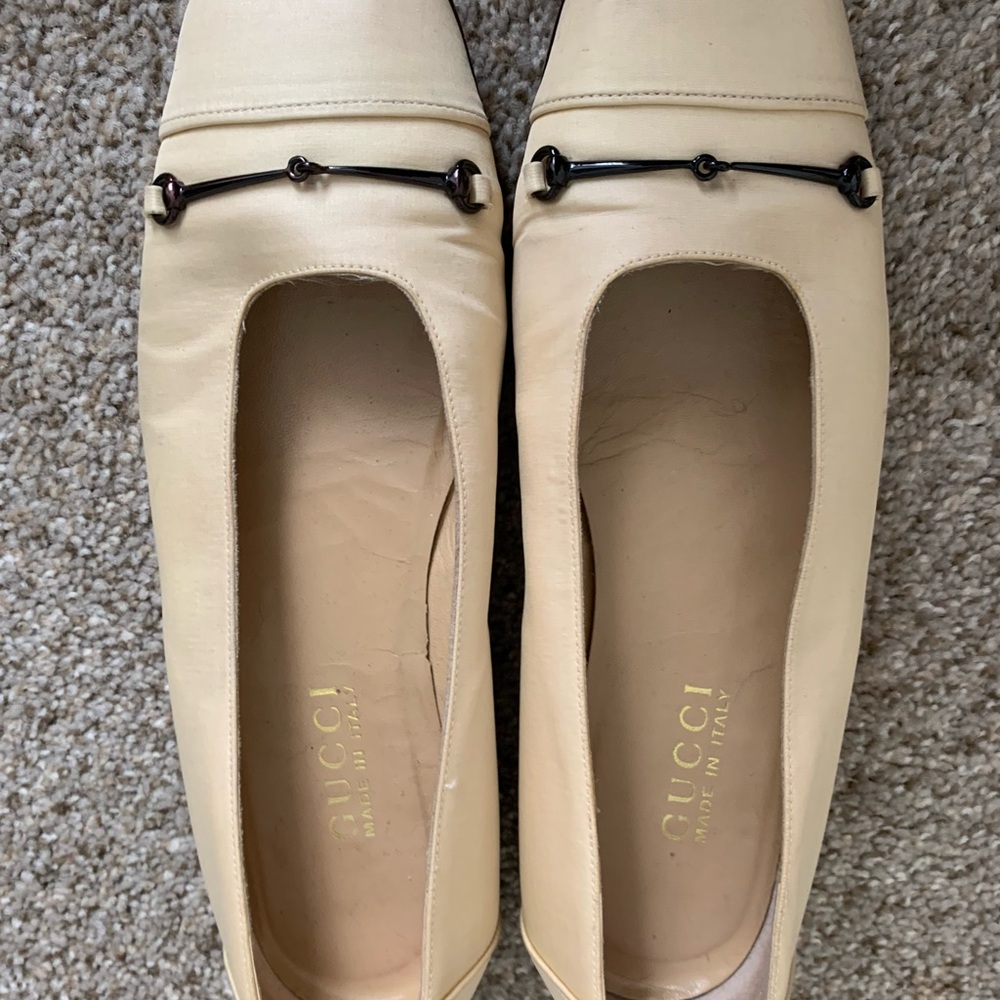 Gucci Cream Flats Minimalist Design